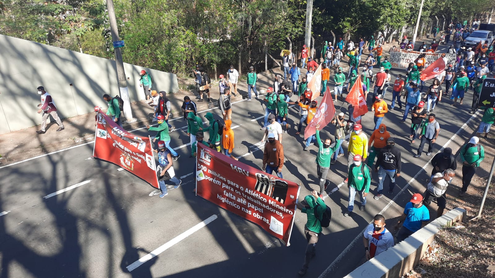 Sindicatos realizam passeata em Campinas