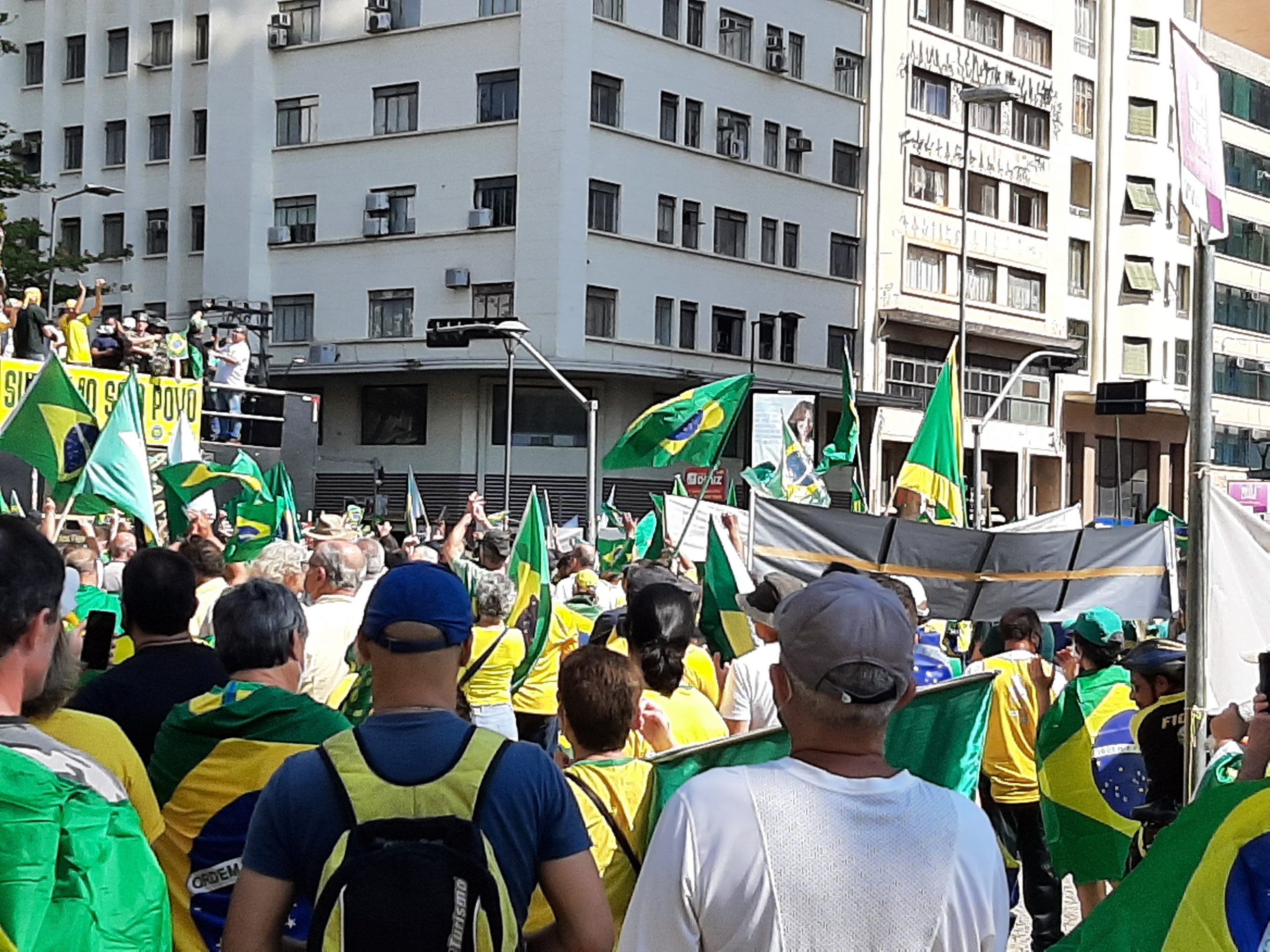 Apoiadores de Bolsonaro em Campinas miram no STF