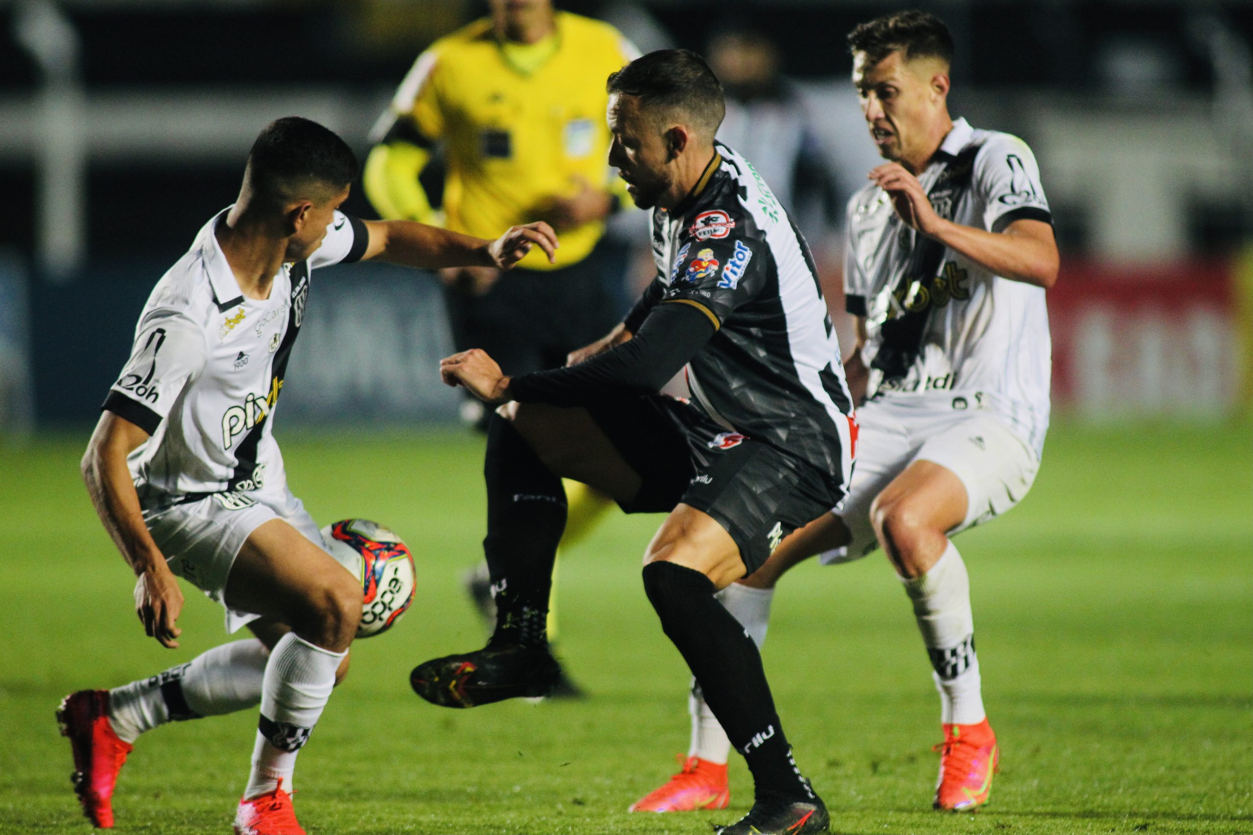 Ponte conquista primeira vitória fora de casa na Série B