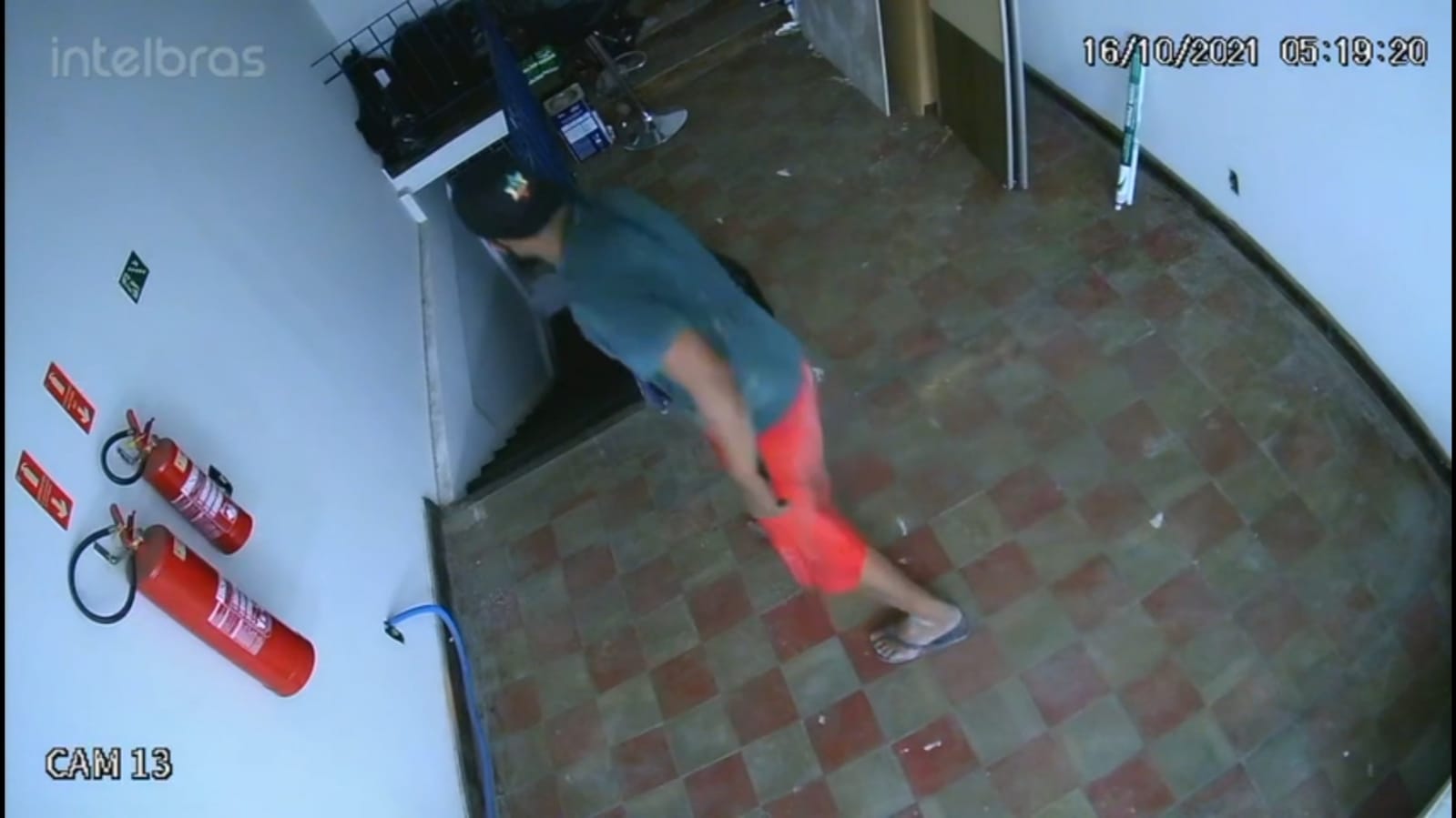 Comerciantes sofrem com série de invasões a lojas durante a madrugada