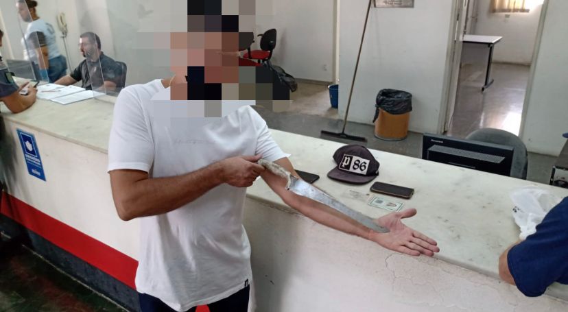 GM de folga detém homem após ver assalto no Centro – veja o vídeo