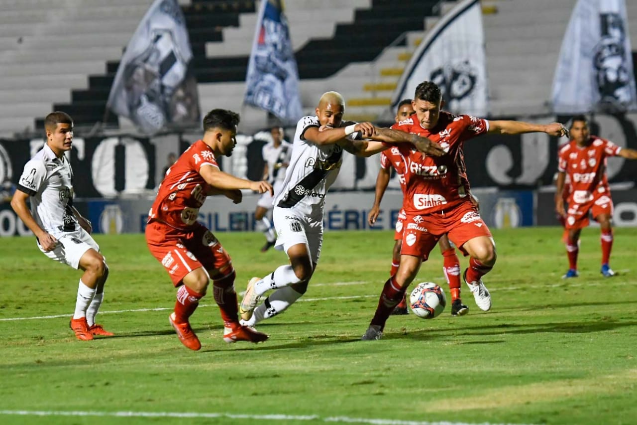 Ponte fica no empate com mais uma polêmica do VAR