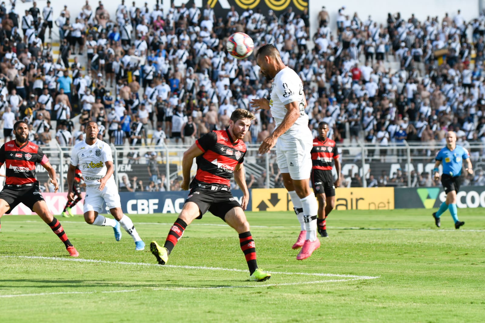 Ponte Preta não sai do zero com o Vitória em casa