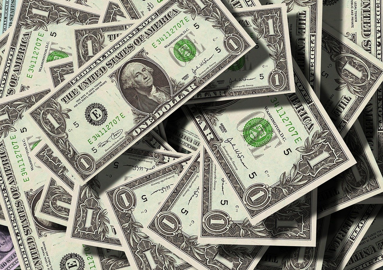 Preço do dólar preocupa turistas na retomada aos EUA