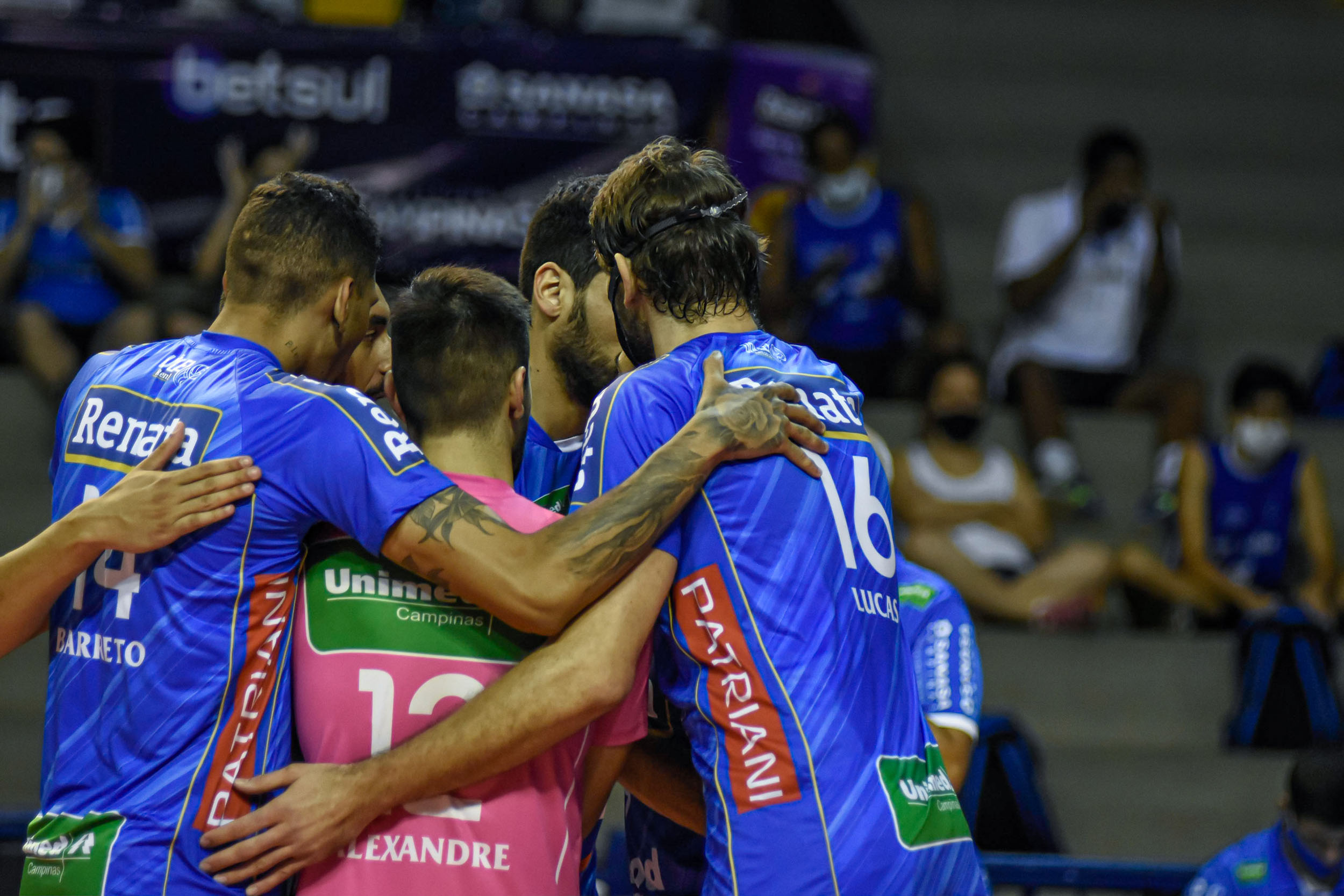Vôlei Renata Campinas inicia disputa da semifinal do Paulista