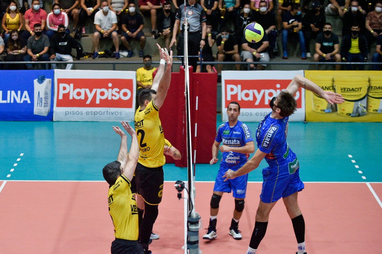 Vôlei Renata perde para Guarulhos no primeiro jogo da final do Paulista