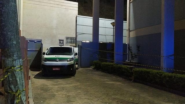 Corpo de Marília Mendonça chega ao IML de Caratinga