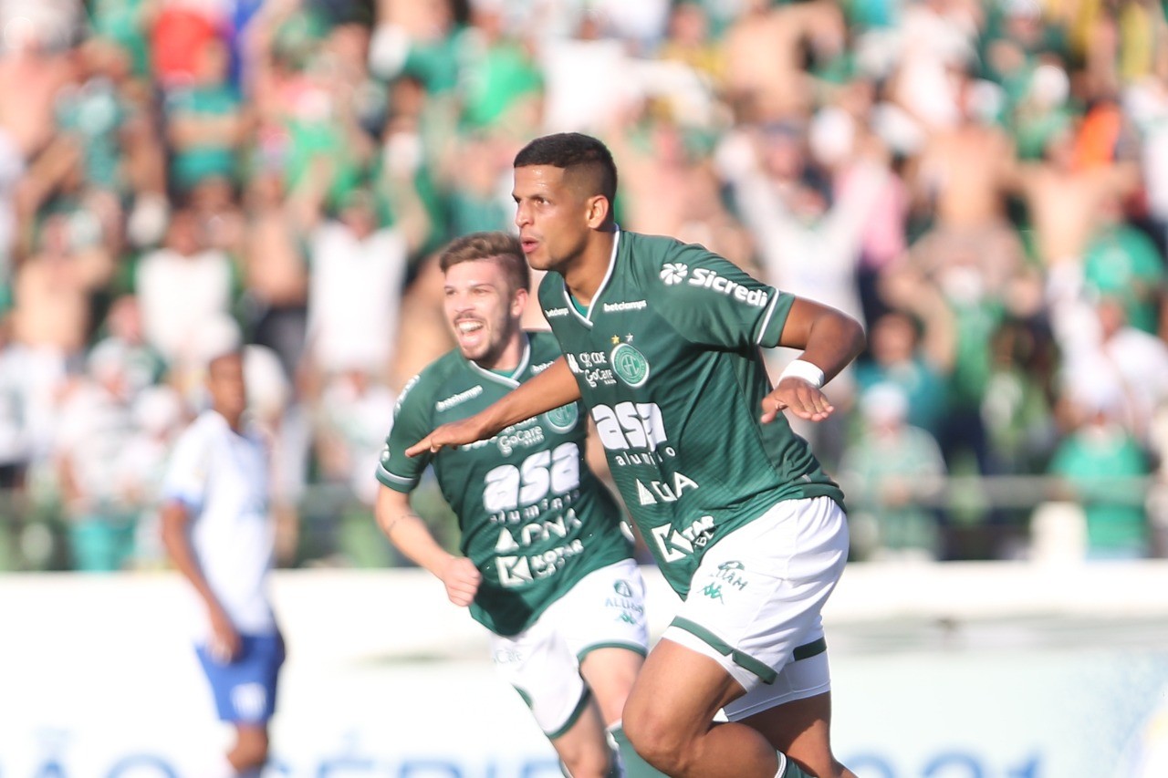Guarani goleia e ultrapassa o Avaí na tabela