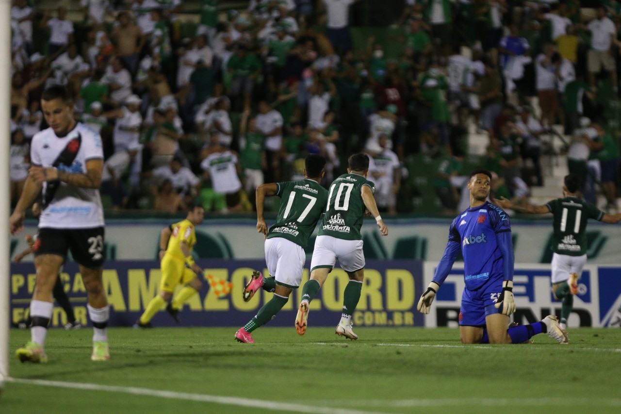 Guarani vence o Vasco em jogo eletrizante