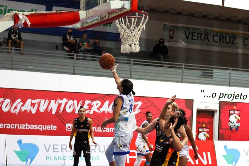 Vera Cruz vence e avança às semifinais do Paulista