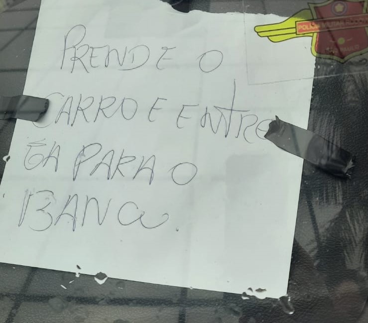 Endividado, motorista abandona carro em frente à delegacia de Americana