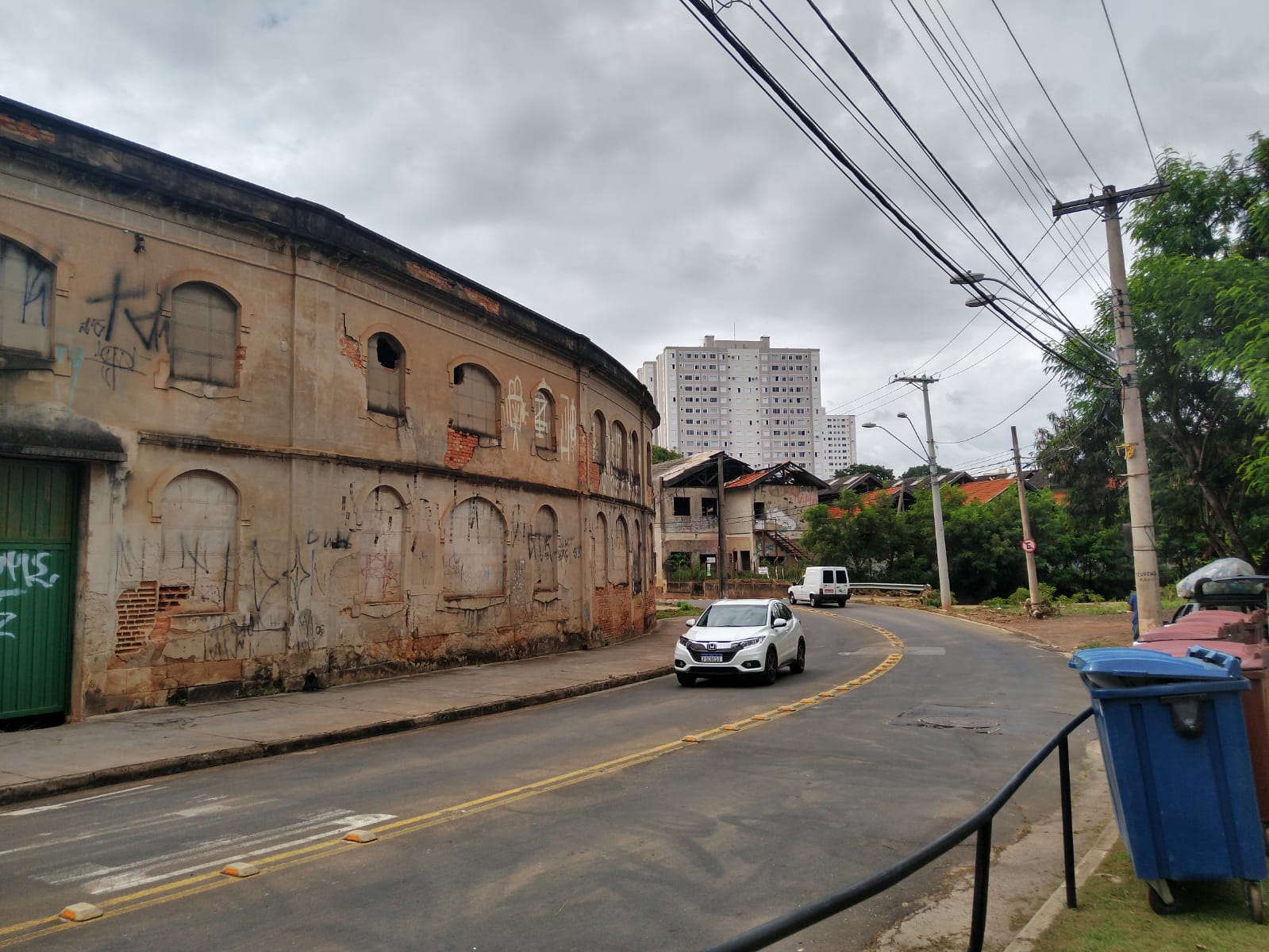 Moradores da região do Curtume reclamam de constantes alagamentos