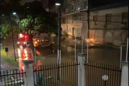 Tempestade de mais de 100 mm causa alagamentos em Campinas