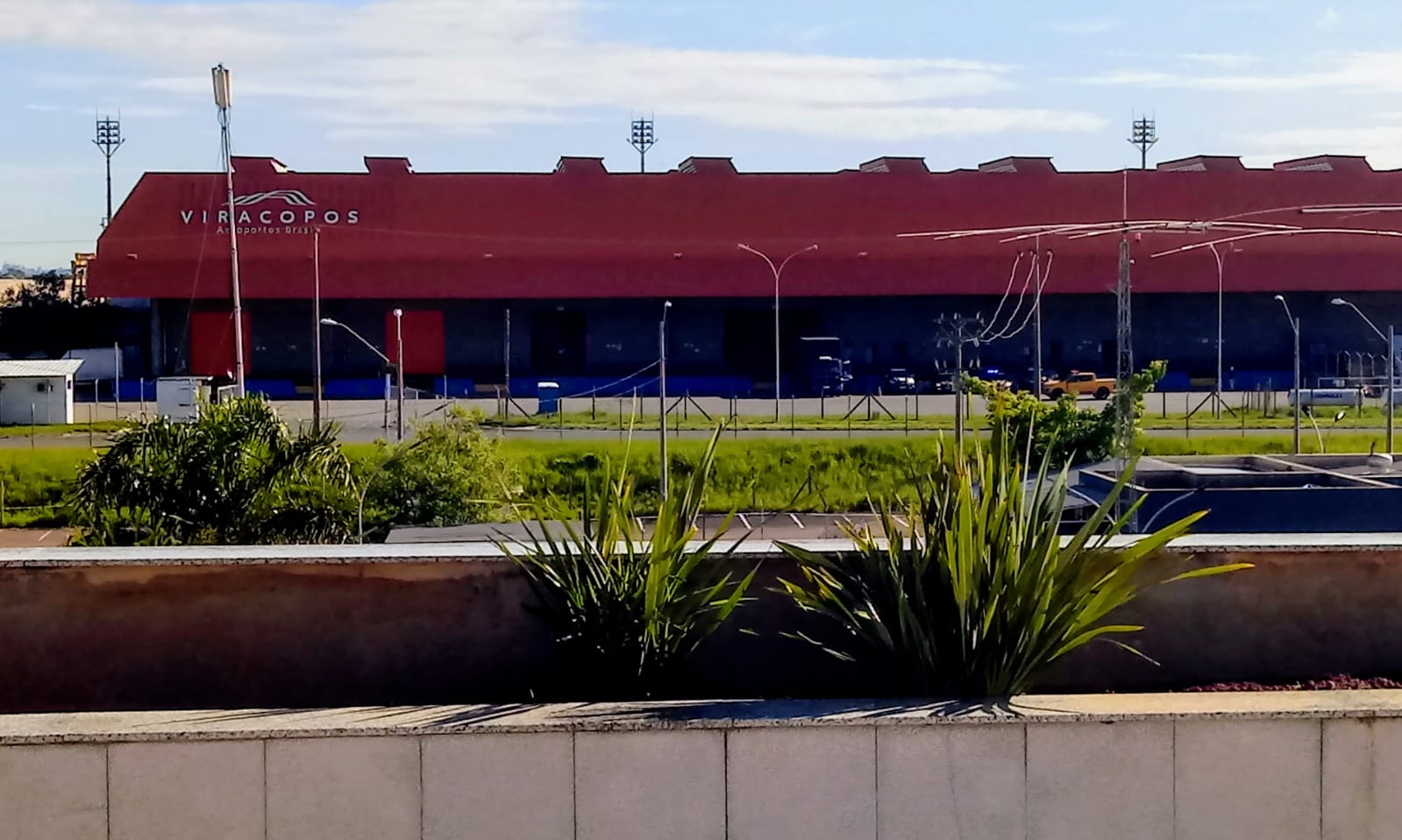 Viracopos recebe 1a. remessa de imunizantes pediátricos da Pfizer