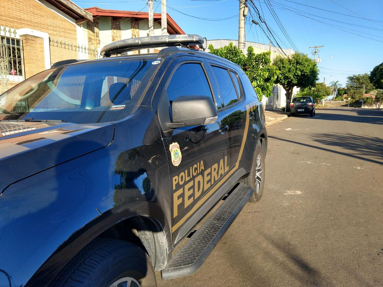 Operação da PF cumpre três mandados de busca e apreensão na região