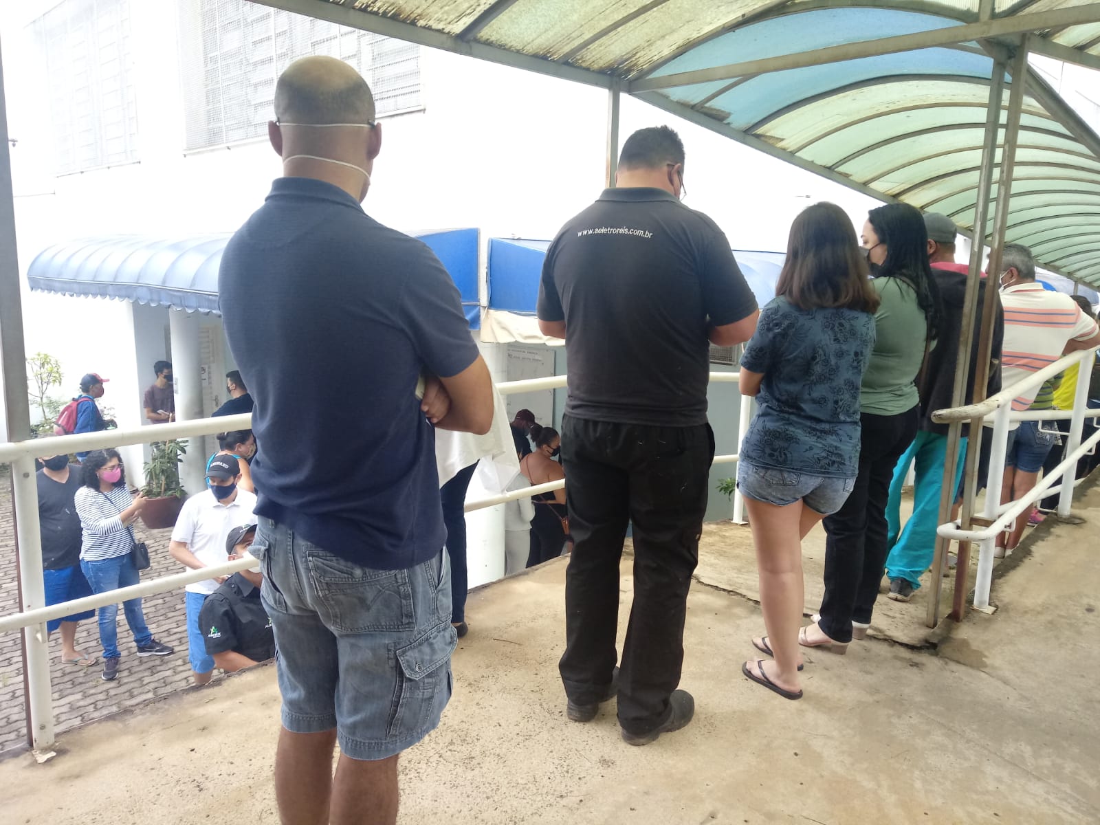 Mesmo com fila, procura por vacina sem agendamento é grande, em Campinas