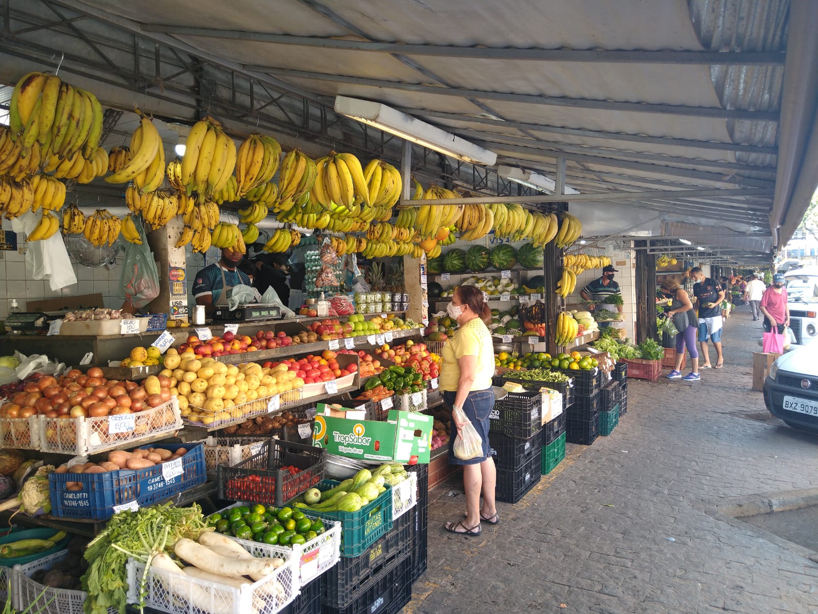 Preços de produtos de hortifruti disparam; cenoura registra alta de 55%