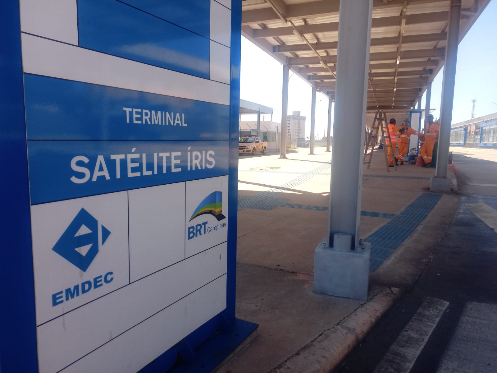 Terminal Satélite Íris do BRT apresenta rachaduras e é fechado para obras