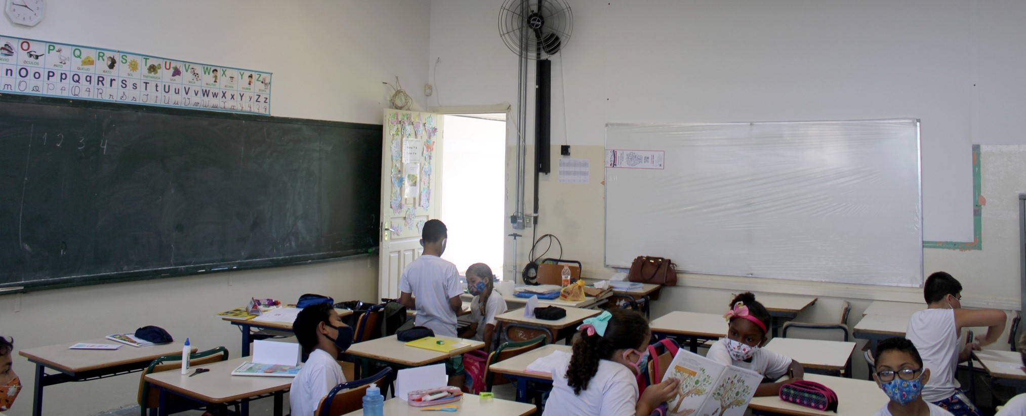 Americana estuda colocar botão do pânico nas escolas