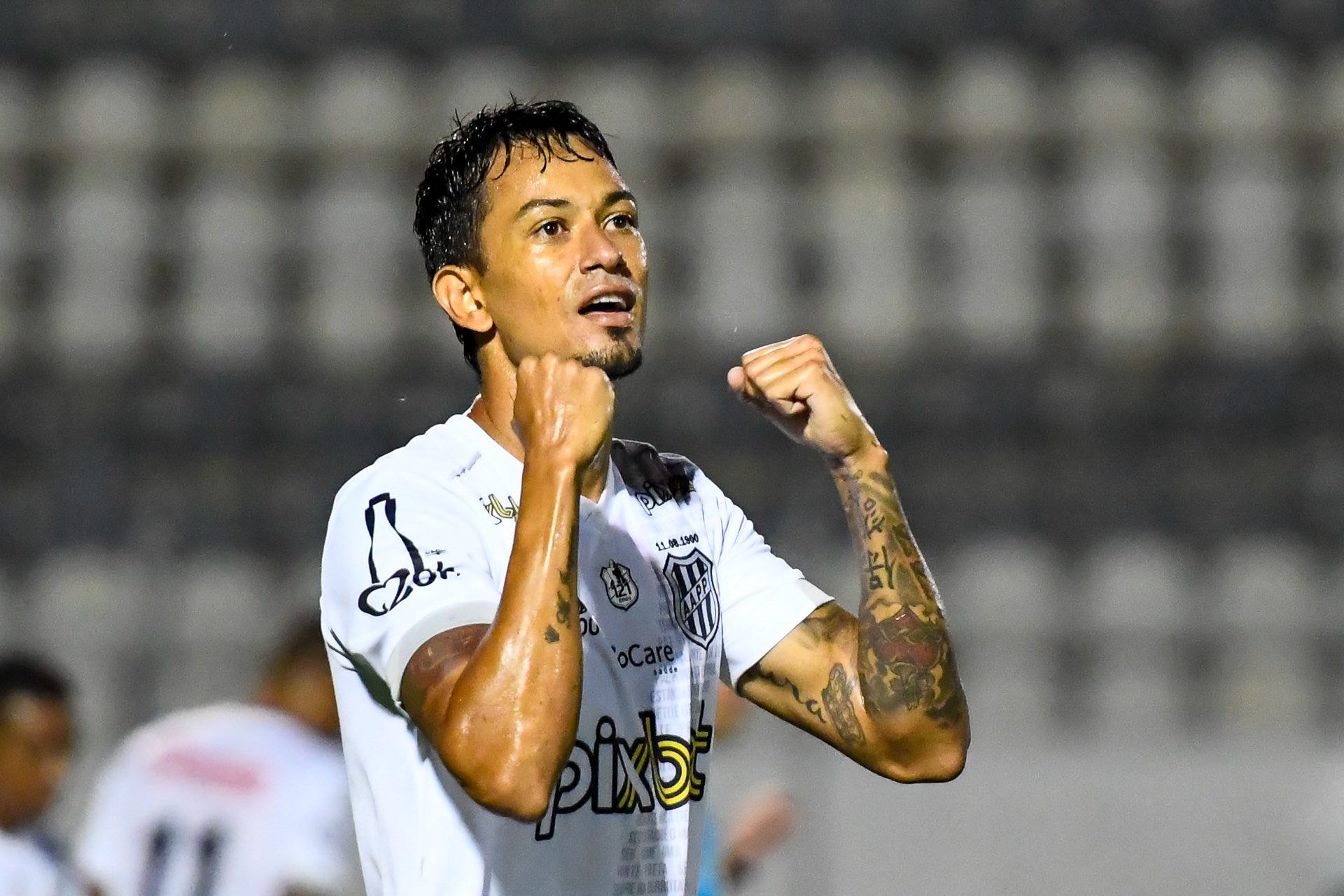 Hélio dos Anjos tem problemas para escalar a Ponte Preta