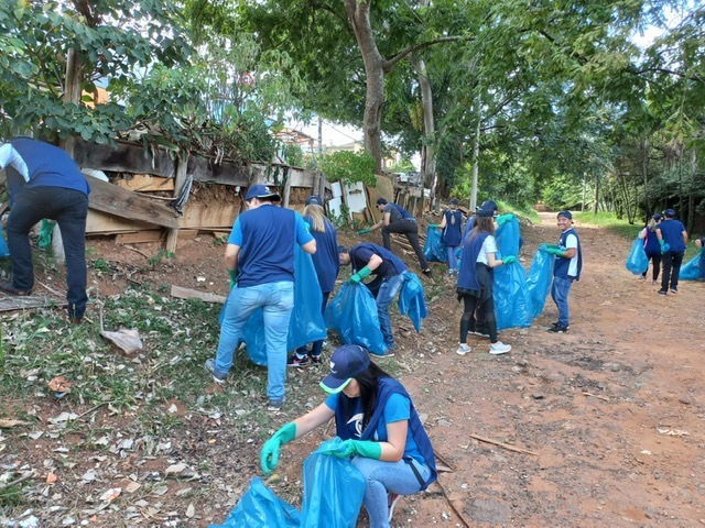 Mutirão retira quase 480 kg de lixo em área no Parque Jambeiro, em Campinas