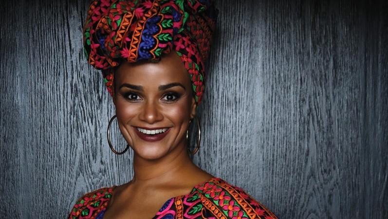 Luciana Mello da musica black para buscar hoje refúgio no samba