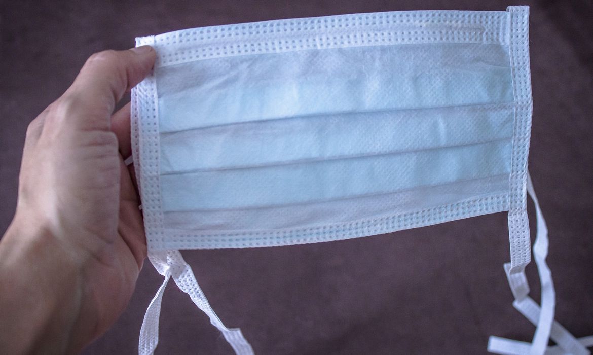 Louveira volta a recomendar uso de máscaras nas escolas