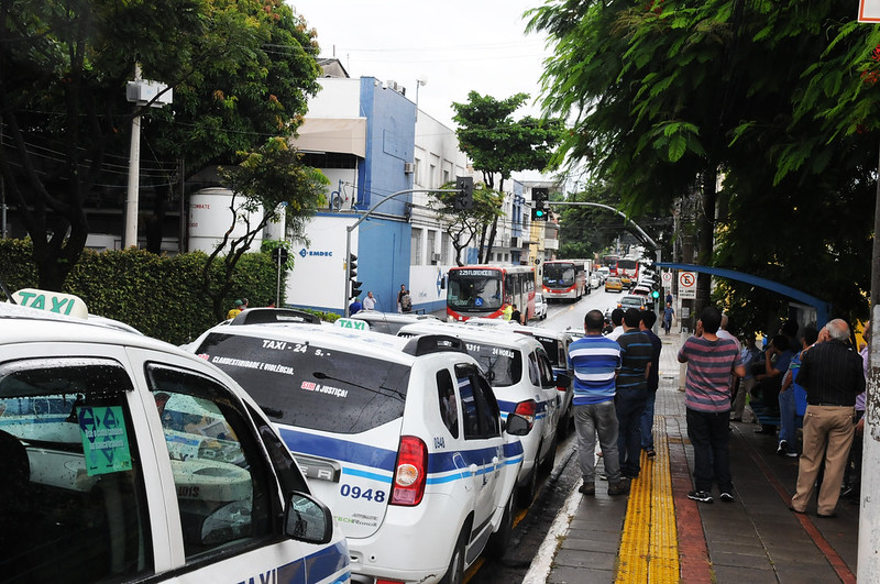 Campinas faz sorteio para remanejamento de vagas em pontos de táxi 