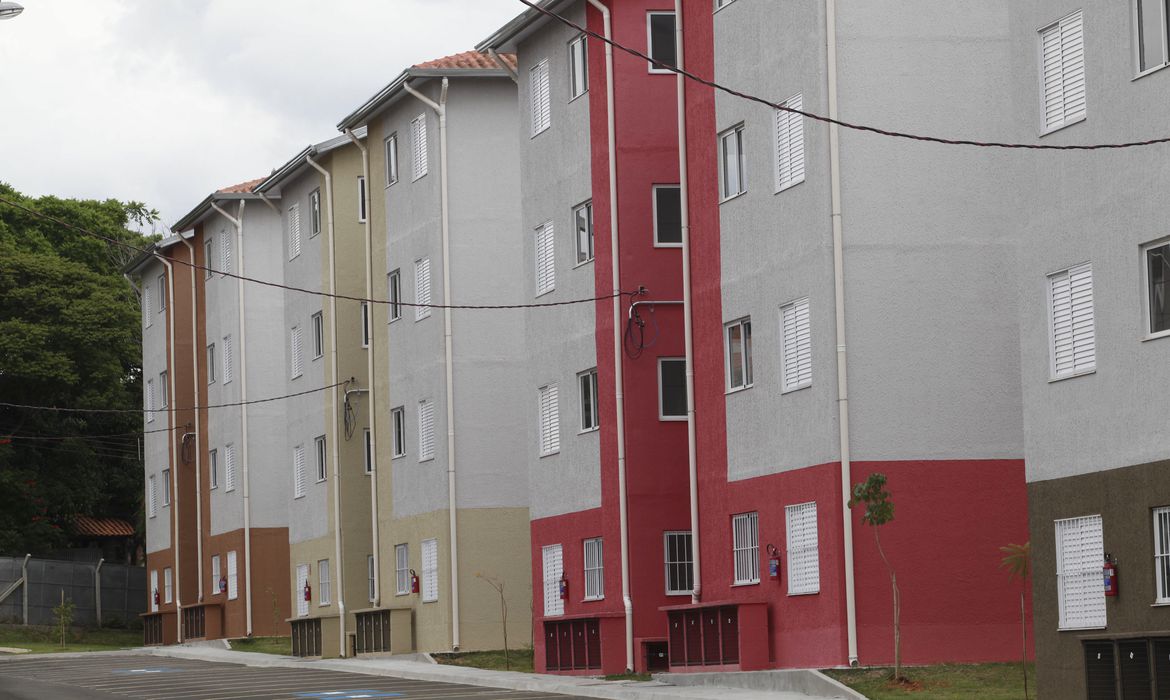 Americana fecha convênio para construir 400 casas para famílias de baixa renda