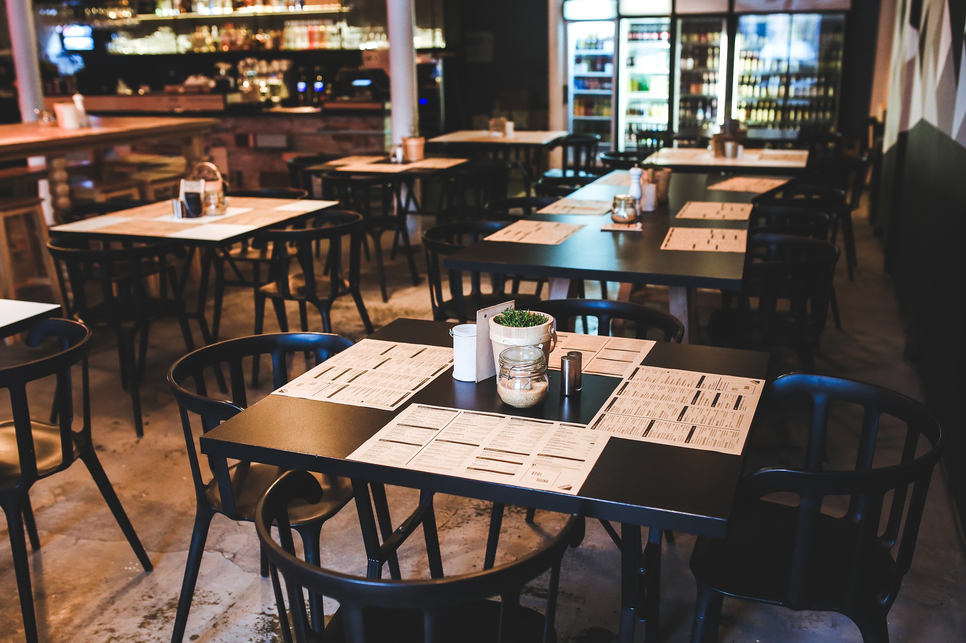 Bares e restaurantes projetam alta de 30% no Dia dos Namorados