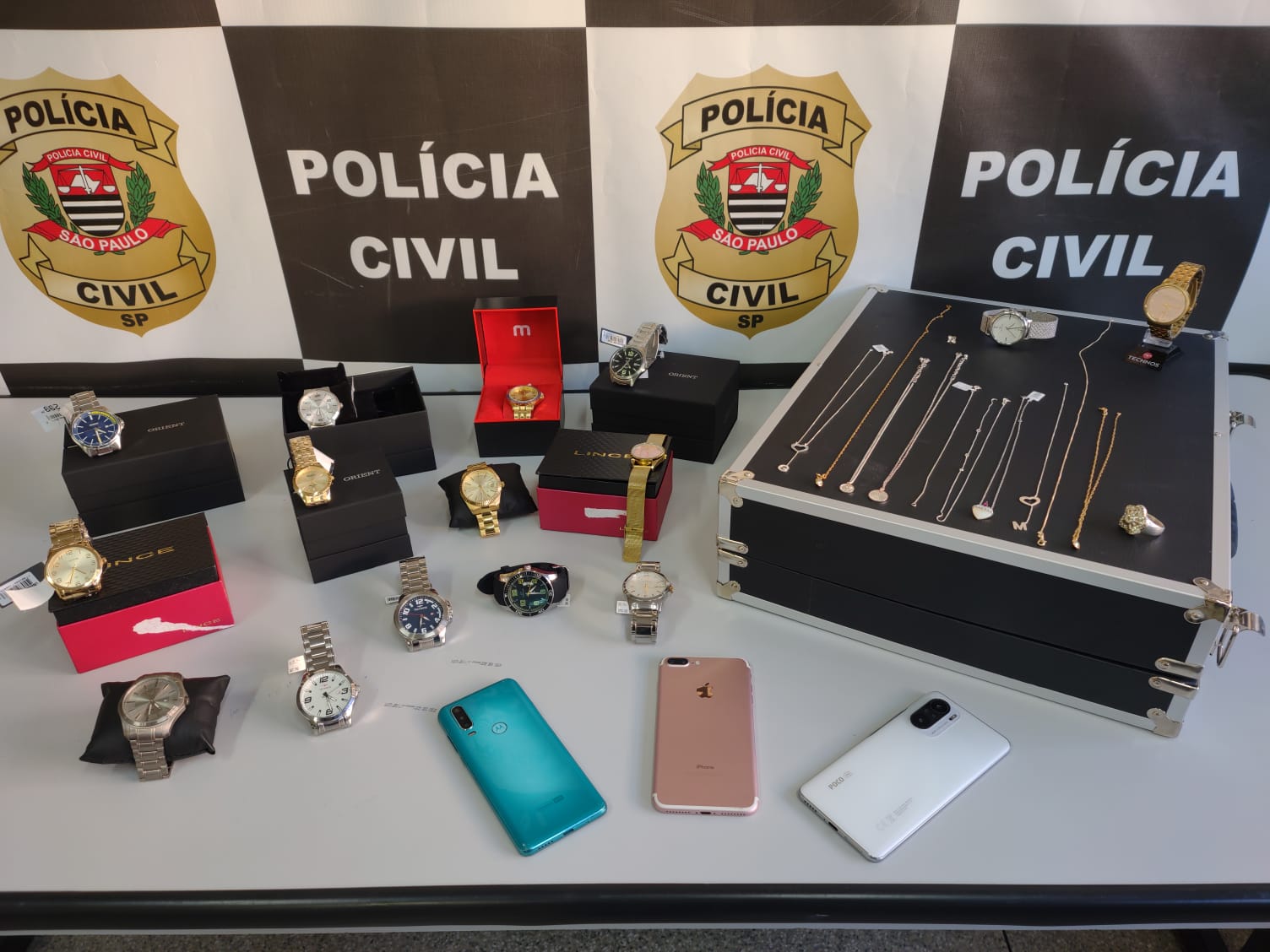Homem compra relógios furtados e é preso em Campinas