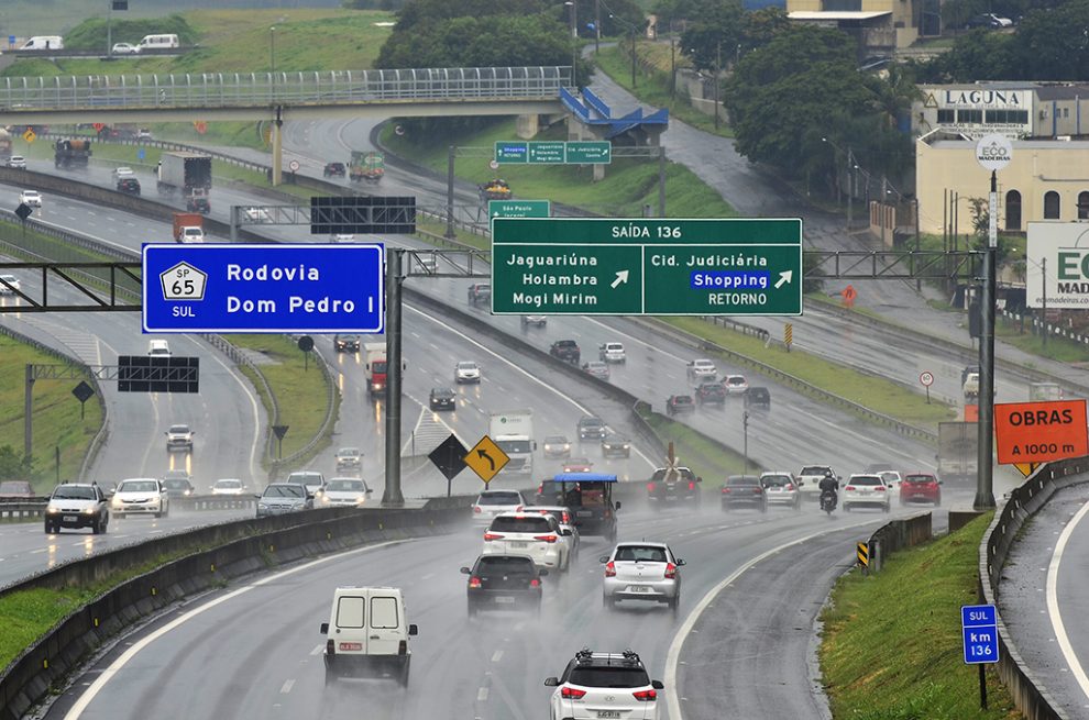 Rodovias da região devem registrar 300 mil veículos durante feriado