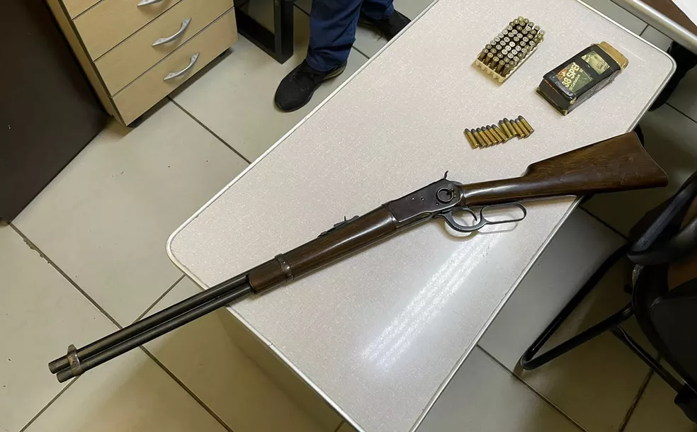 Homem que atirou em cachorro paga fiança e responde em liberdade