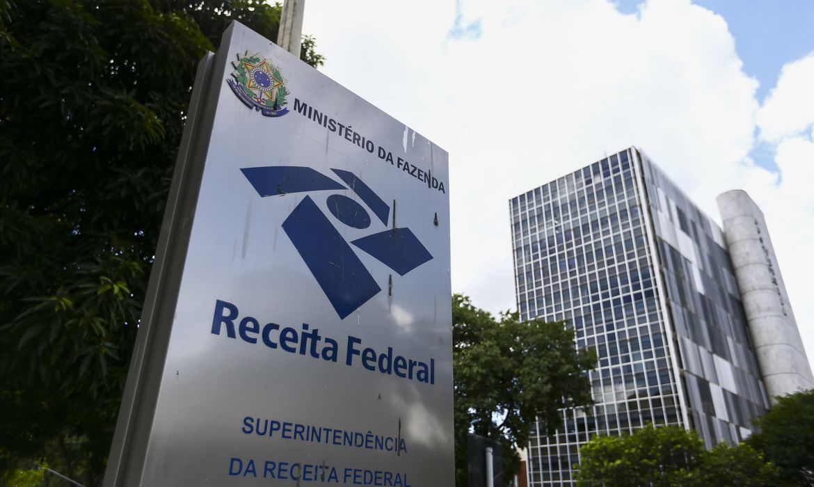 Receita Federal libera consulta ao segundo lote de restituição do IR 2025 