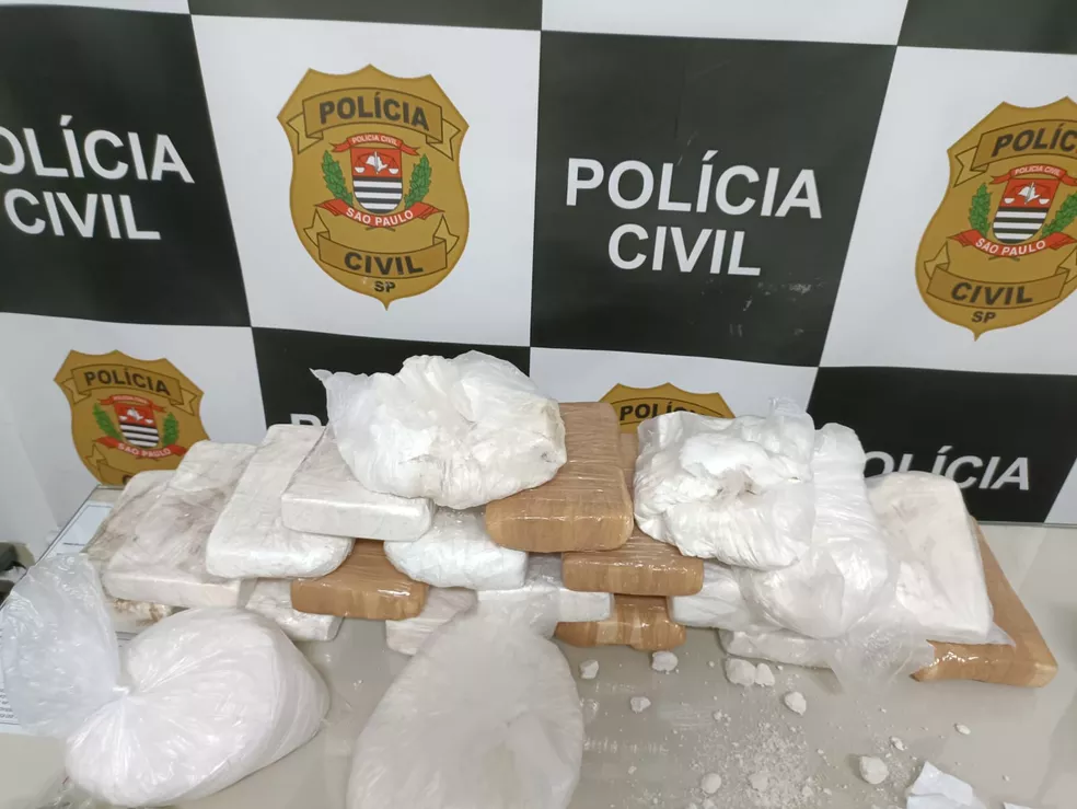 Polícia apreende 22 quilos de cocaína e prende homem