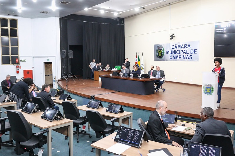 Câmara faz mutirão e aprova projetos que estavam parados