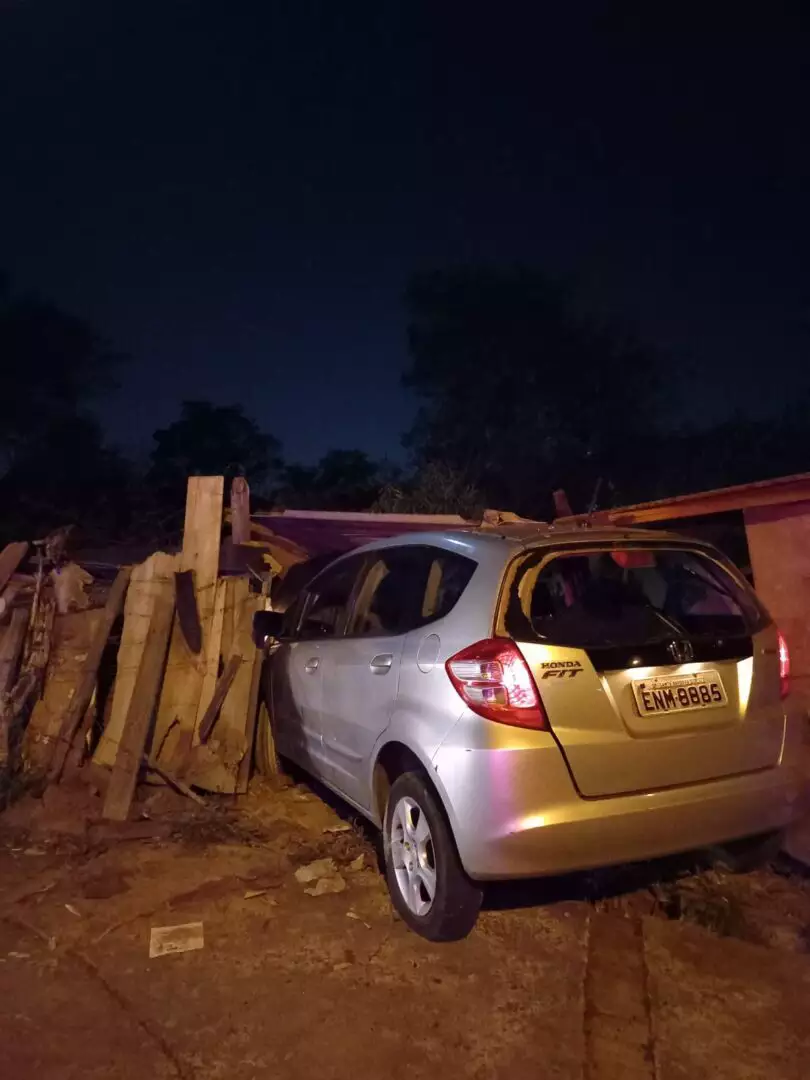 Homem rouba carro, é abordado por guarda e diz que comprou veículo por R$ 500