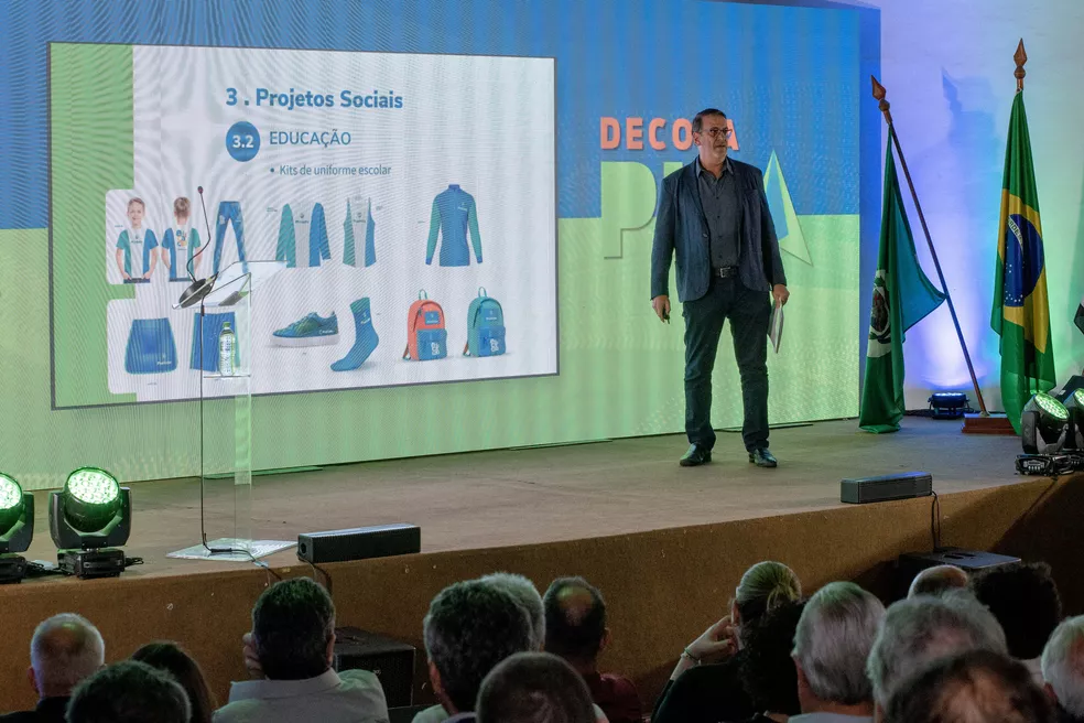 Piracicaba suspende licitação de compra de uniformes escolares
