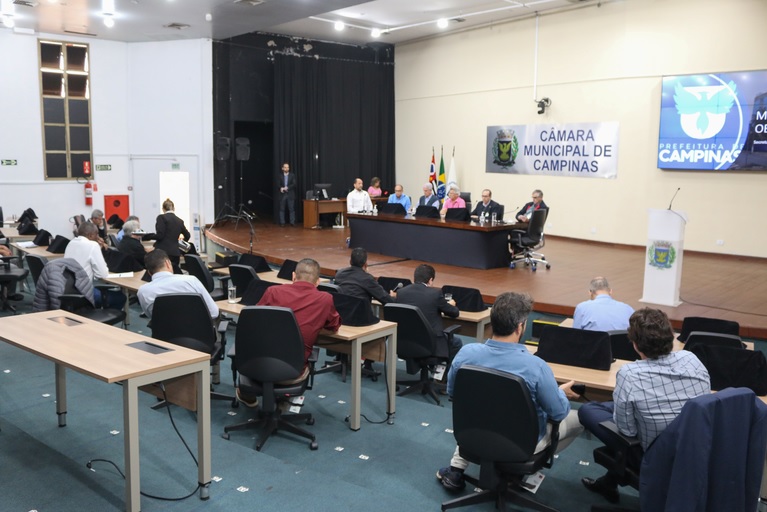 Secretário de Finanças e vereadores debatem emendas impositivas na Câmara