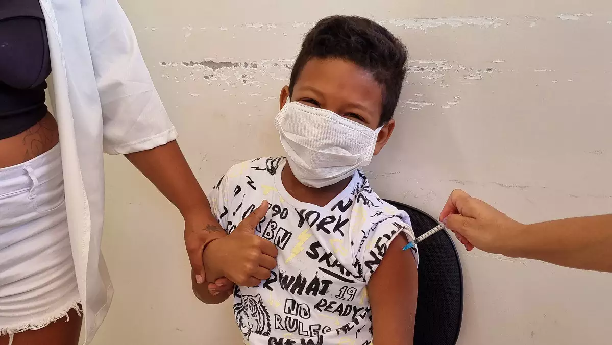 Cidades da região recebem doses da CoronaVac e voltam a vacinar crianças 