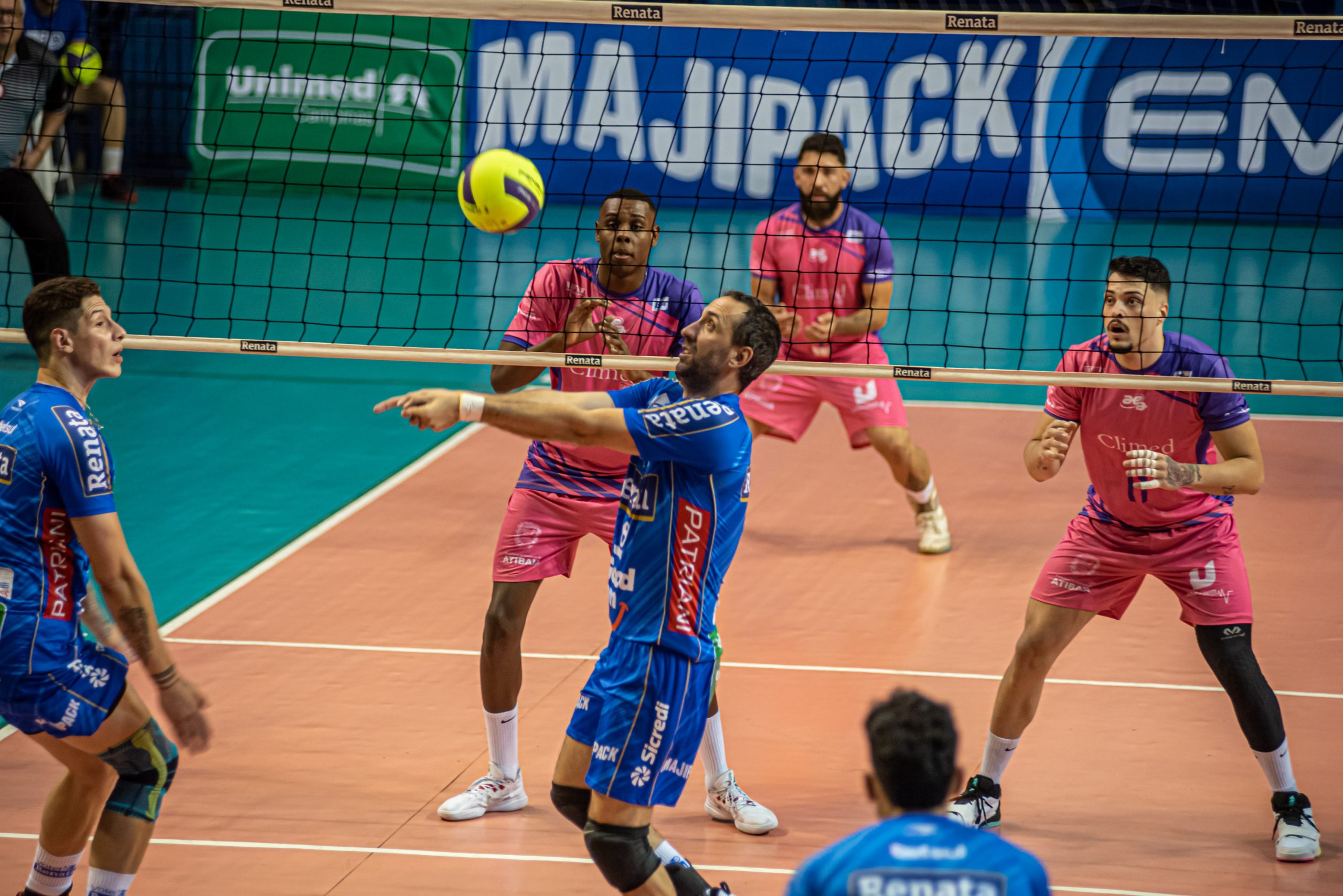 Vôlei Renata bate Climed/Atibaia por 3 sets a 0 no Taquaral