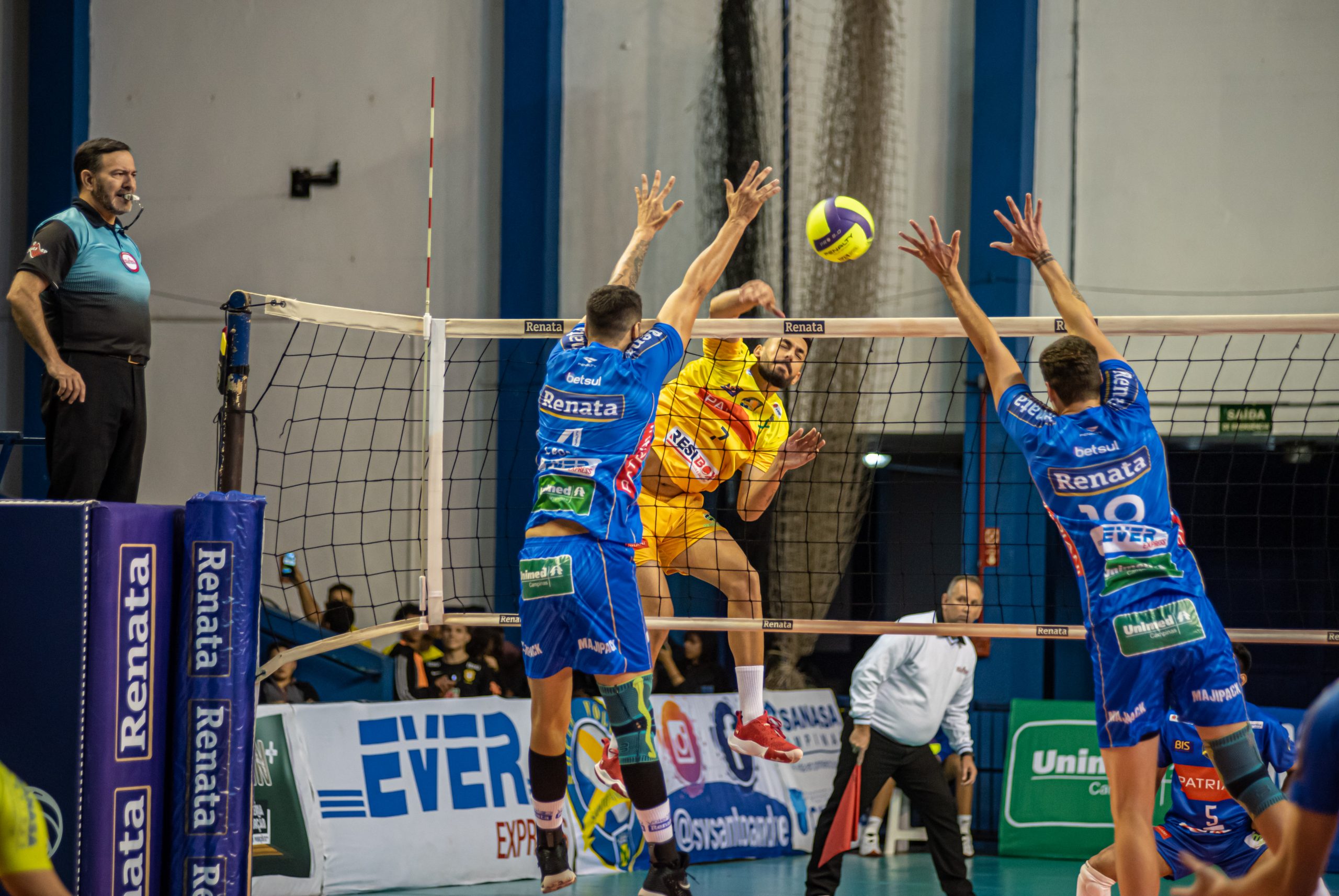 Vôlei Renata sofre virada e perde para Santo André no tie-break