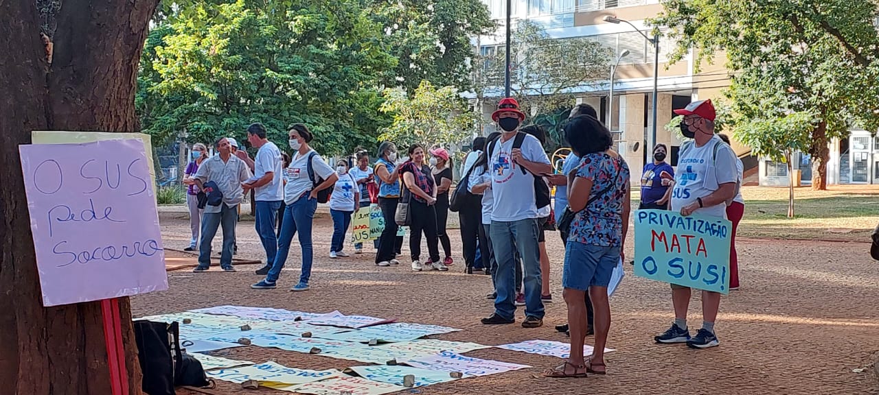 Grupo protesta contra habilitação de empresa para gerir a UPA São José￼