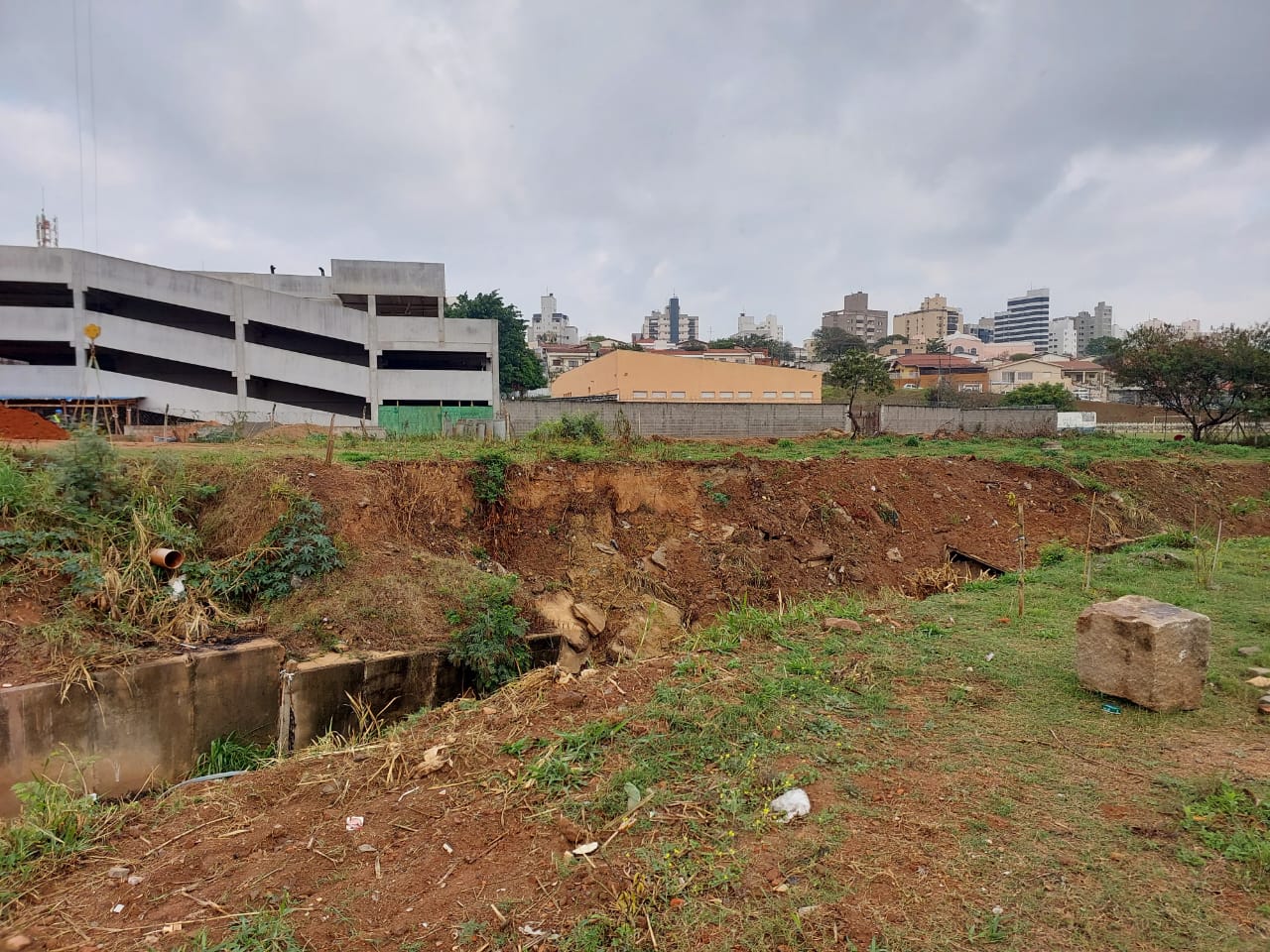 Após 6 meses do anúncio, início de obras contra enchentes segue indefinido