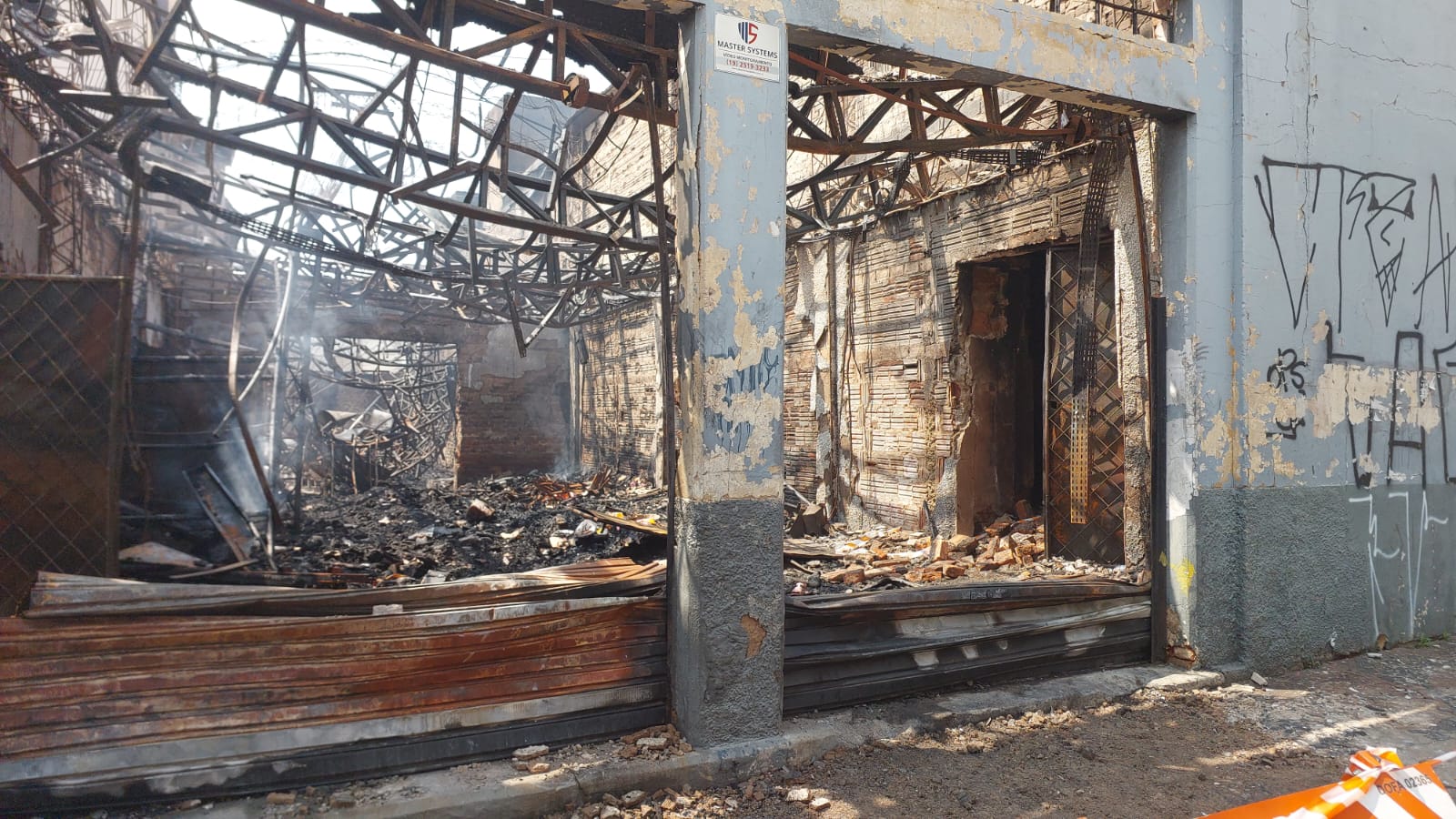 Nuvem de fuligem assusta comerciantes do centro de Campinas