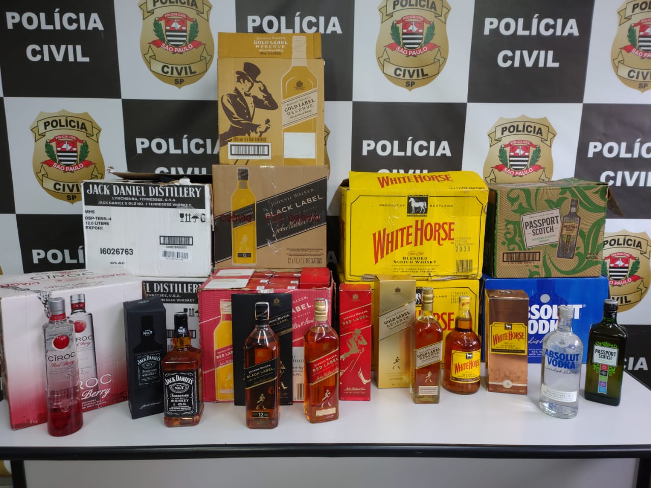 Homem é preso com 10 caixas de bebidas falsificadas em Campinas