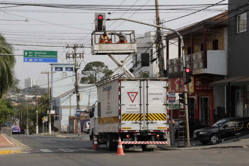 Hortolândia também começa a adotar “semáforos inteligentes”