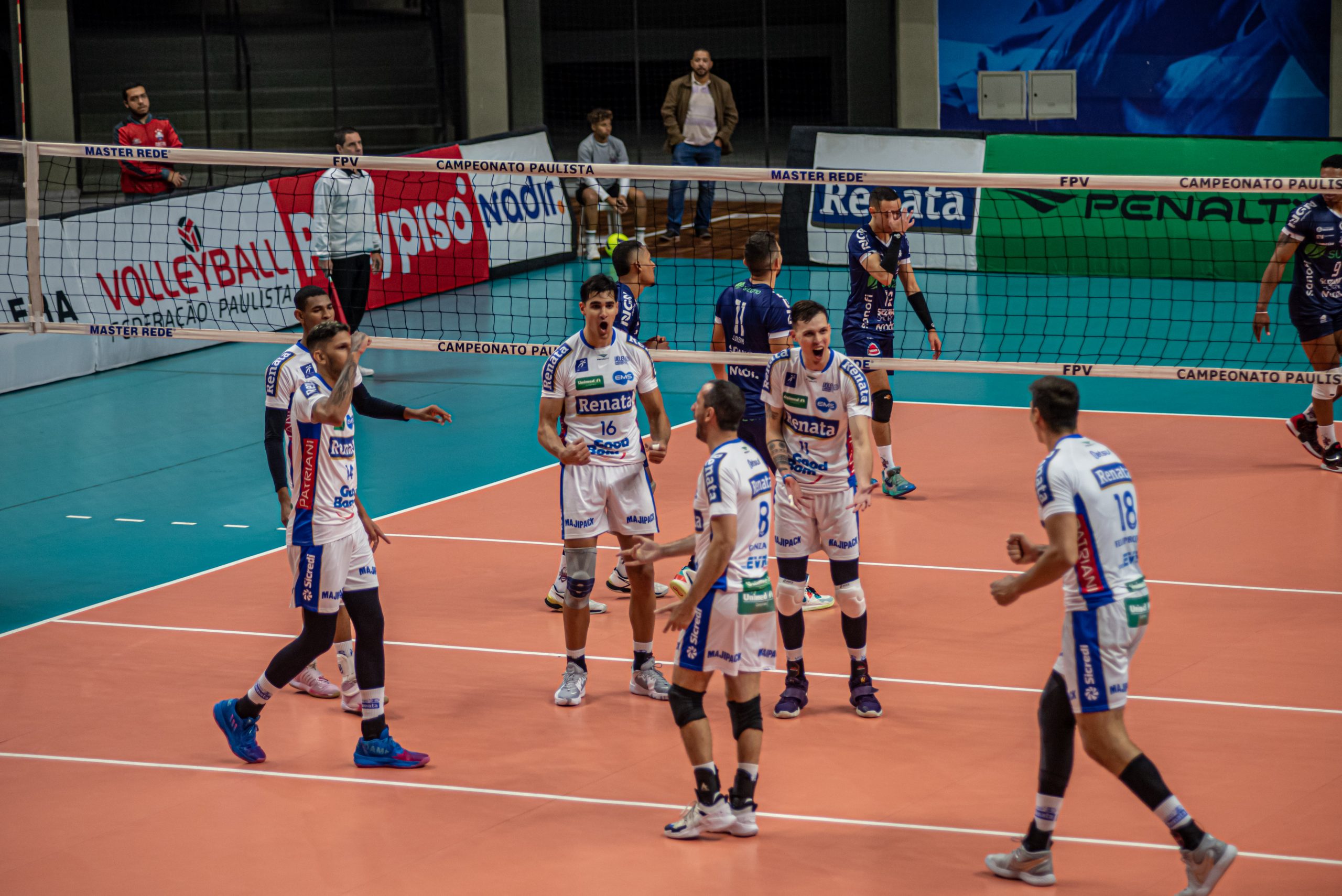 Vôlei Renata vence Suzano e fica a uma vitória da final