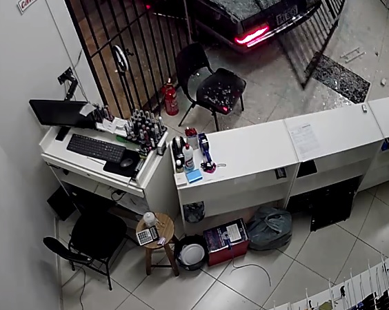 Gangue da marcha à ré ataca loja de produtos eletrônicos em Jaguariúna