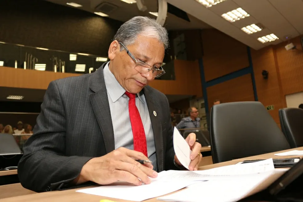 MP abre inquérito civil para investigar o vereador Fernando Mendes